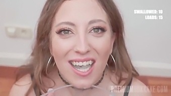 ונום אוכלת מקלחת זיון עם הרבה זרע בפה באורגיית פרימיום