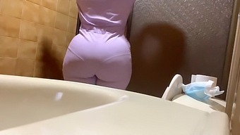 צילומי חובבים לוכדים מפגש שובב של אחות חושנית.
