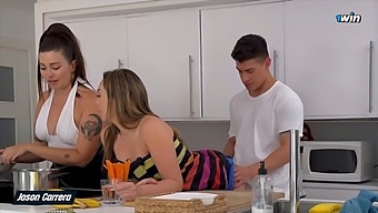 חברה יפה וחברתה הלוהטת בסצנת שלישייה מטורפת